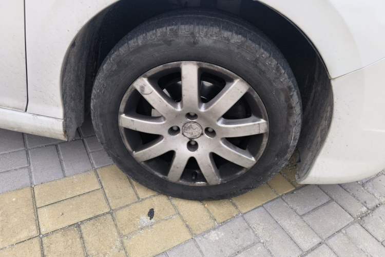 Used Peugeot 308 2014 Enjoy Edition Classic 1.6L Automatic Premium Model Right Front Wheel Hub