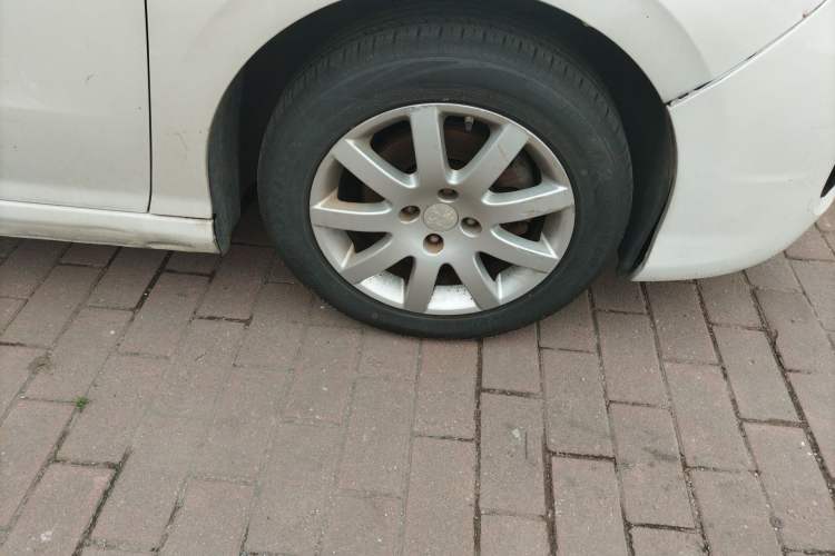 Used Peugeot 308 2014 Enjoy Edition Classic 1.6L Automatic Premium Model Right Front Wheel Hub