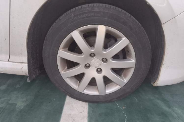 Used Peugeot 308 2014 Enjoy Edition Classic 1.6L Automatic Premium Model Right Front Wheel Hub