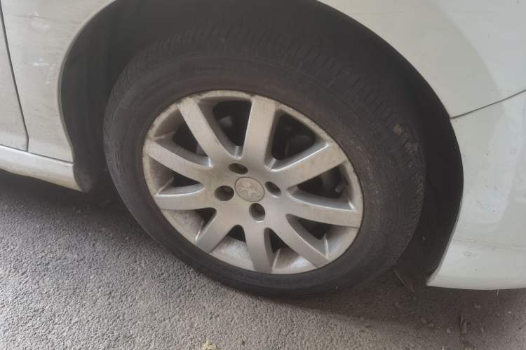Used Peugeot 308 2014 Enjoyment Edition Classic 1.6L Automatic Fashion Model Right Front Wheel Hub