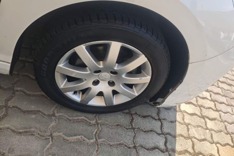 Used Peugeot 308 2014 Enjoy Edition Classic 1.6L Automatic Premium Model Right Front Wheel Hub