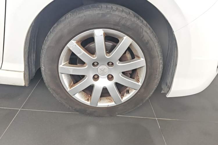 Used Peugeot 308 2014 Enjoy Edition Classic 1.6L Automatic Premium Model Right Front Wheel Hub
