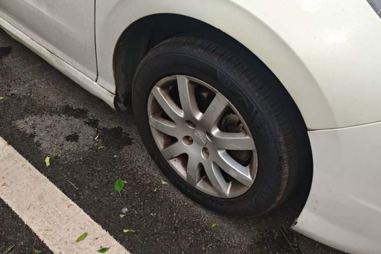 Used Peugeot 308 2014 Enjoyment Edition Classic 1.6L Automatic Fashion Model Right Front Wheel Hub