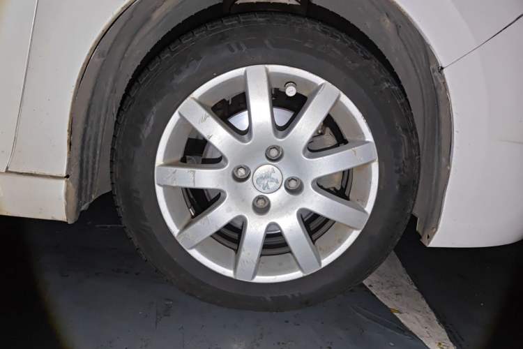 Used Peugeot 308 2014 Enjoyment Edition Classic 1.6L Automatic Fashion Model Right Front Wheel Hub
