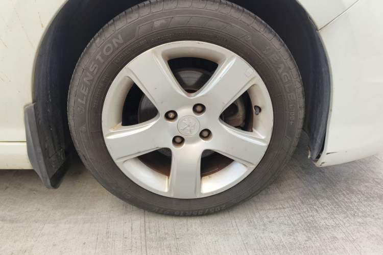 Used Peugeot 308 2014 Enjoy Edition Classic 1.6L Automatic Premium Model Right Front Wheel Hub