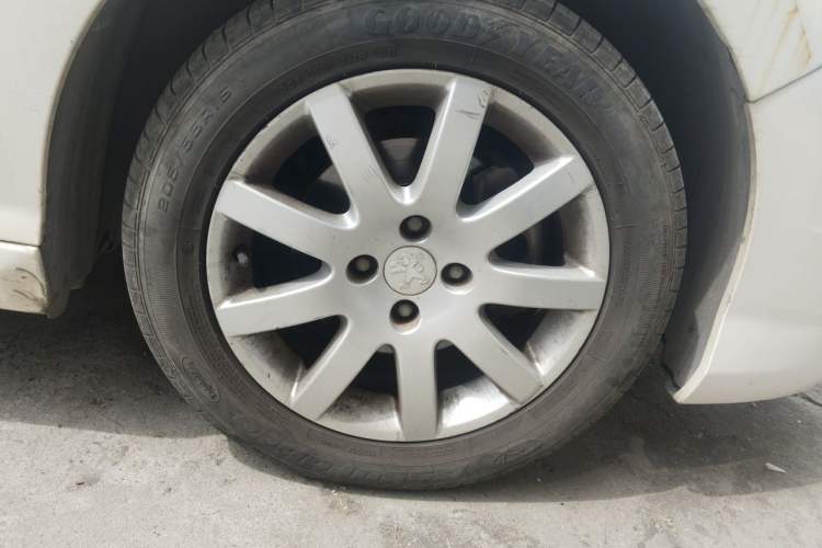 Used Peugeot 308 2014 Enjoy Edition Classic 1.6L Manual YouShang Model Right Front Wheel Hub