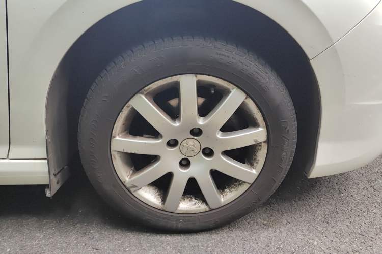 Used Peugeot 308 2014 Enjoy Edition Classic 1.6L Automatic Premium Model Right Front Wheel Hub