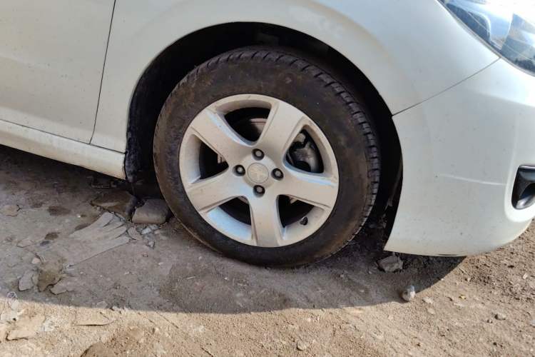 Used Peugeot 308 2014 Enjoy Edition Classic 1.6L Automatic Premium Model Right Front Wheel Hub