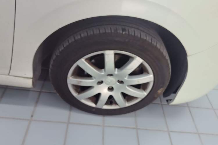 Used Peugeot 308 2014 Enjoyment Edition Classic 1.6L Automatic Fashion Model Right Front Wheel Hub