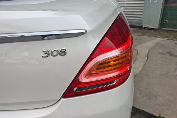 Used Peugeot 308 2014 Enjoyment Edition Classic 1.6L Automatic Fashion Model Right Rear Taillight