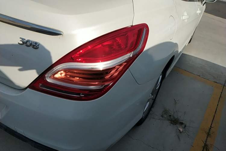 Used Peugeot 308 2014 Enjoyment Edition Classic 1.6L Automatic Fashion Model Right Rear Taillight