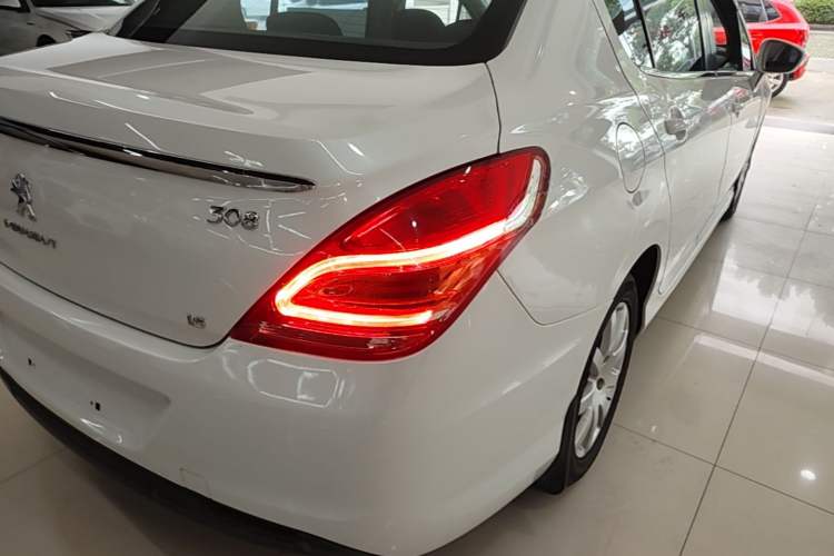 Used Peugeot 308 2014 Enjoy Edition Classic 1.6L Manual YouShang Model Right Rear Taillight