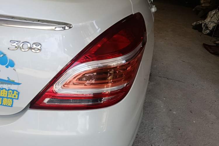 Used Peugeot 308 2014 Enjoyment Edition Classic 1.6L Automatic Fashion Model Right Rear Taillight