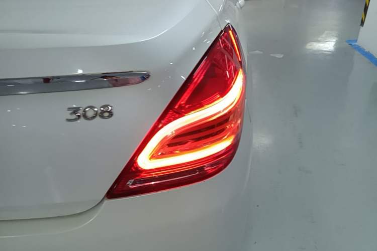 Used Peugeot 308 2014 Enjoy Edition Classic 1.6L Manual YouShang Model Right Rear Taillight