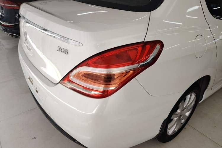 Used Peugeot 308 2014 Enjoyment Edition Classic 1.6L Automatic Fashion Model Right Rear Taillight