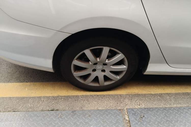 Used Peugeot 308 2014 Enjoyment Edition Classic 1.6L Automatic Fashion Model Right Rear Wheel Hub