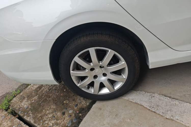 Used Peugeot 308 2014 Enjoyment Edition Classic 1.6L Automatic Fashion Model Right Rear Wheel Hub