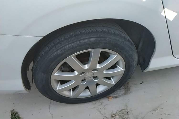 Used Peugeot 308 2014 Enjoyment Edition Classic 1.6L Automatic Fashion Model Right Rear Wheel Hub