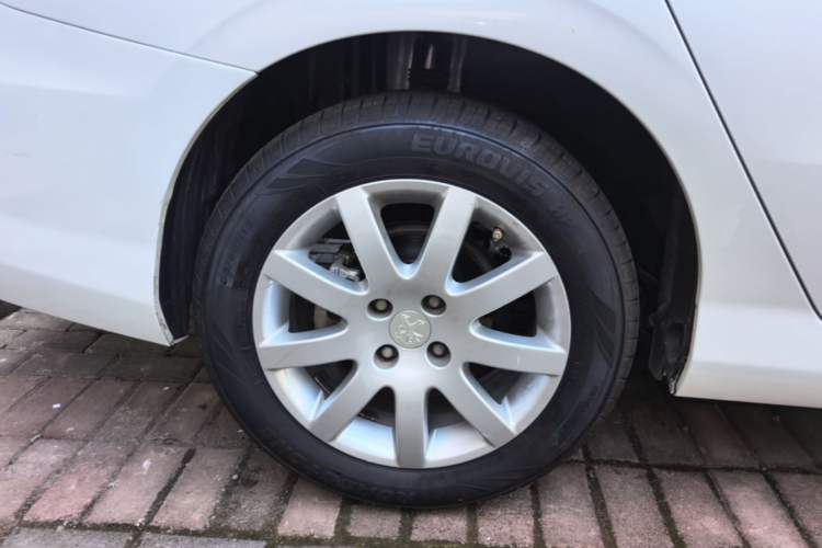 Used Peugeot 308 2014 Enjoyment Edition Classic 1.6L Automatic Fashion Model Right Rear Wheel Hub