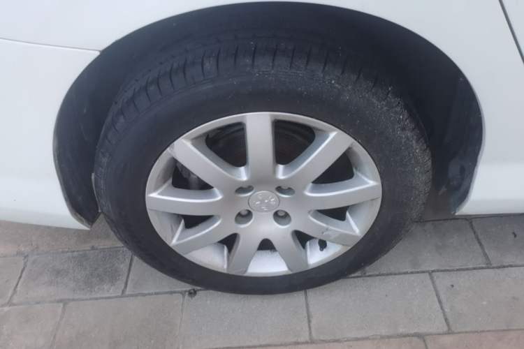 Used Peugeot 308 2014 Enjoyment Edition Classic 1.6L Automatic Fashion Model Right Rear Wheel Hub