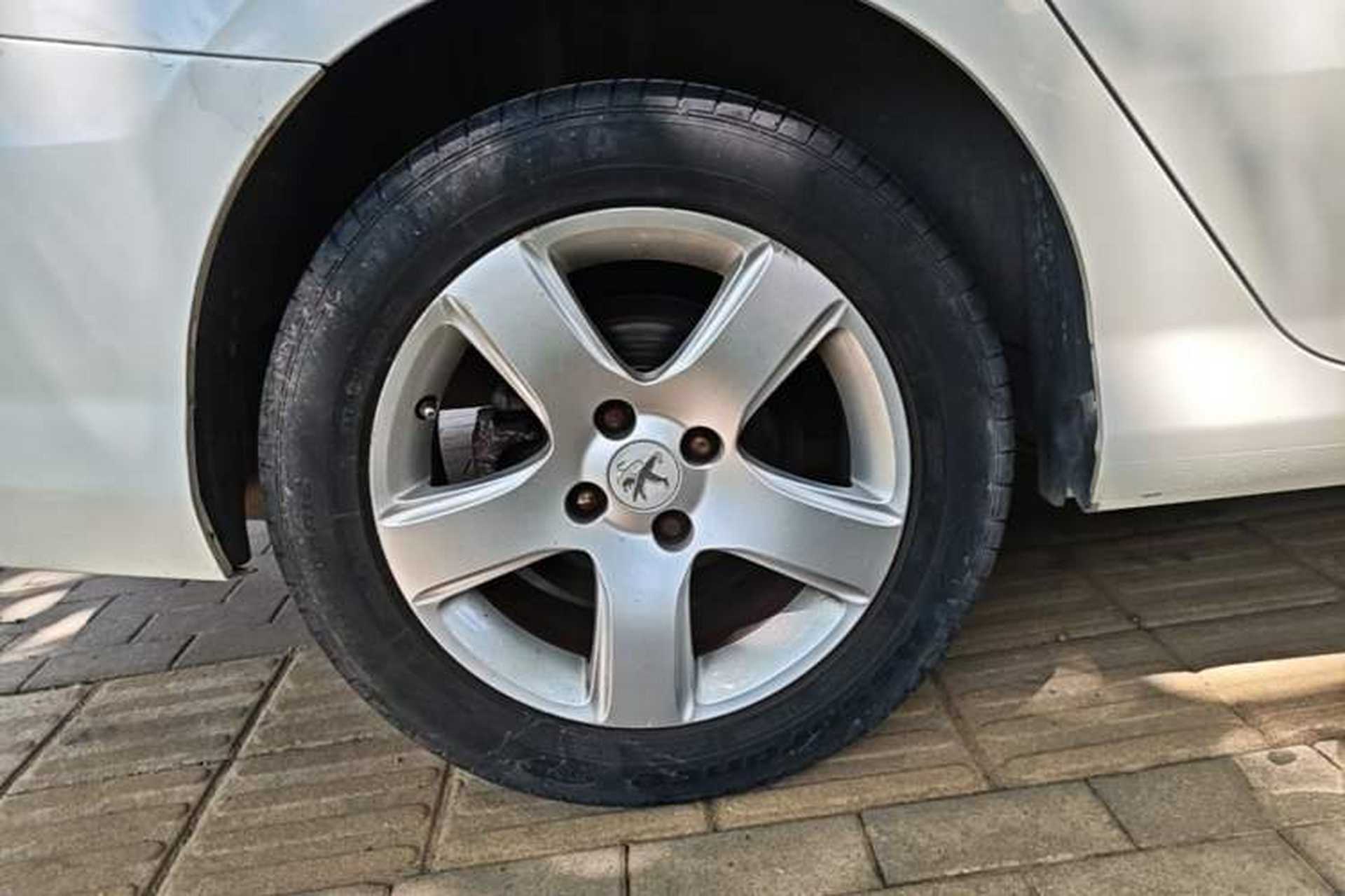 Used Peugeot 308 2014 Enjoy Edition Classic 1.6L Manual YouShang Model Right Rear Wheel Hub