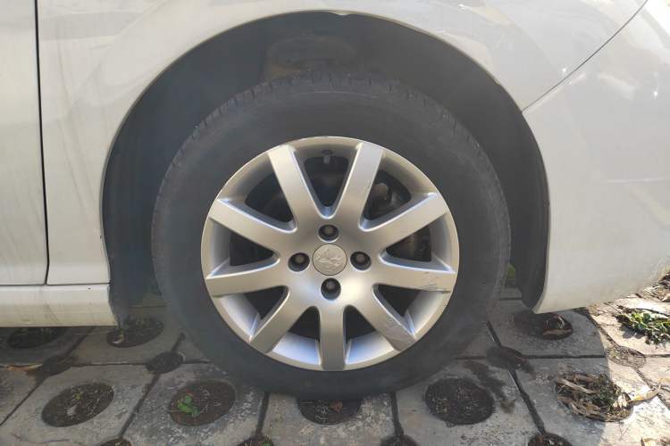 Used Peugeot 308 2014 Enjoy Edition Classic 1.6L Automatic Premium Model Right Rear Wheel Hub