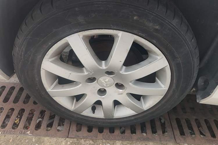 Used Peugeot 308 2014 Enjoy Edition Classic 1.6L Automatic Premium Model Right Rear Wheel Hub