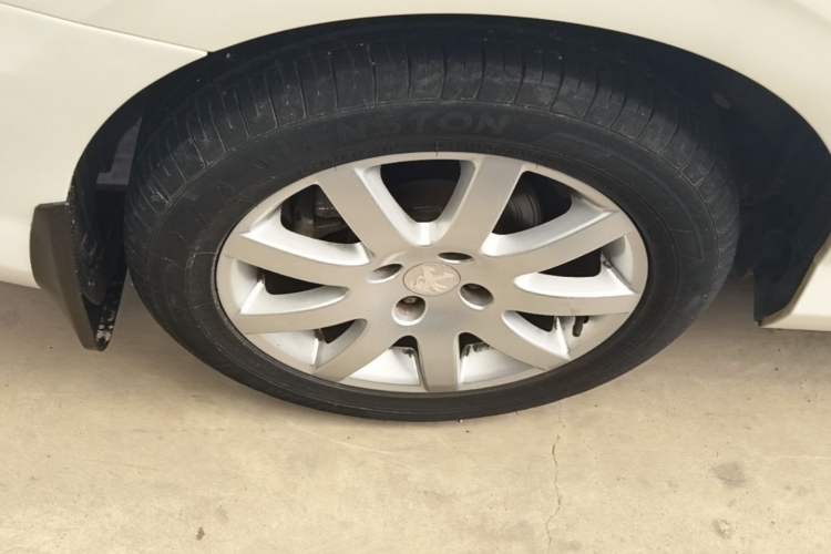 Used Peugeot 308 2014 Enjoy Edition Classic 1.6L Automatic Premium Model Right Rear Wheel Hub