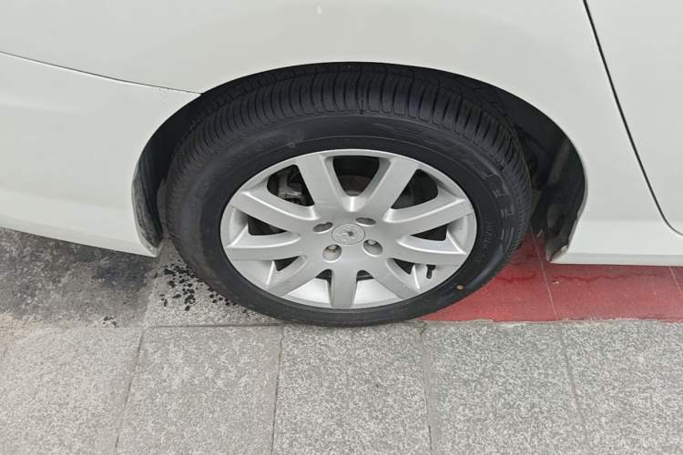 Used Peugeot 308 2014 Enjoyment Edition Classic 1.6L Automatic Fashion Model Right Rear Wheel Hub