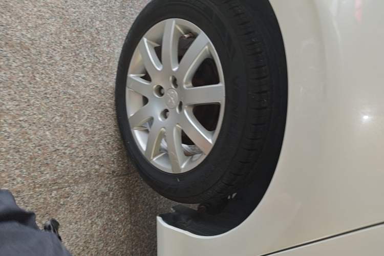 Used Peugeot 308 2014 Enjoyment Edition Classic 1.6L Automatic Fashion Model Right Rear Wheel Hub