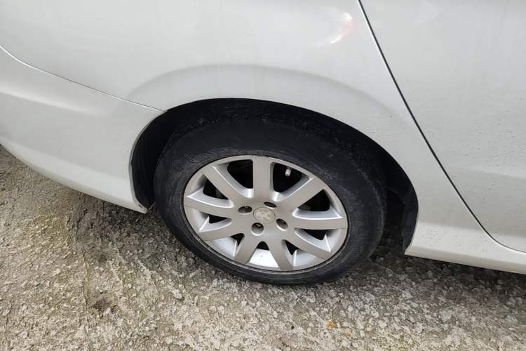 Used Peugeot 308 2014 Enjoyment Edition Classic 1.6L Automatic Fashion Model Right Rear Wheel Hub
