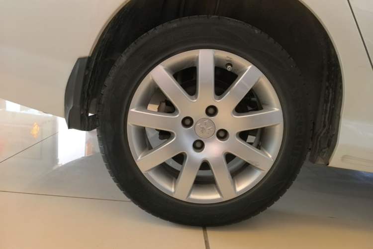 Used Peugeot 308 2014 Enjoy Edition Classic 1.6L Automatic Premium Model Right Rear Wheel Hub
