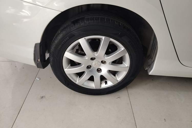 Used Peugeot 308 2014 Enjoyment Edition Classic 1.6L Automatic Fashion Model Right Rear Wheel Hub