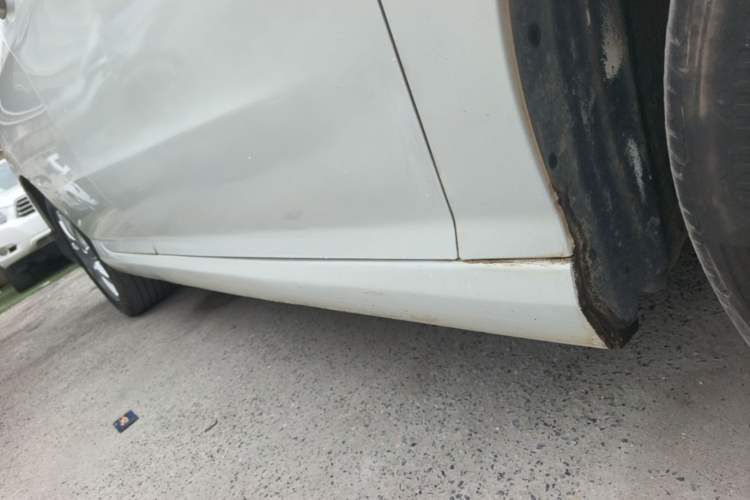 Used Peugeot 308 2014 Enjoyment Edition Classic 1.6L Automatic Fashion Model Right Side Sill