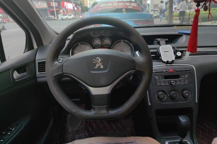 Used Peugeot 308 2014 Enjoy Edition Classic 1.6L Automatic Premium Model Steering Wheel