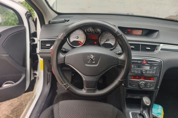 Used Peugeot 308 2014 Enjoyment Edition Classic 1.6L Automatic Fashion Model Steering Wheel
