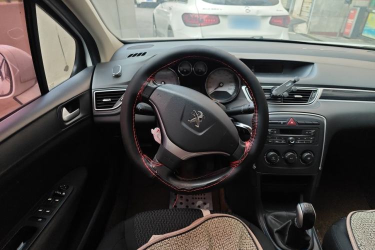 Used Peugeot 308 2014 Enjoy Edition Classic 1.6L Manual YouShang Model Steering Wheel