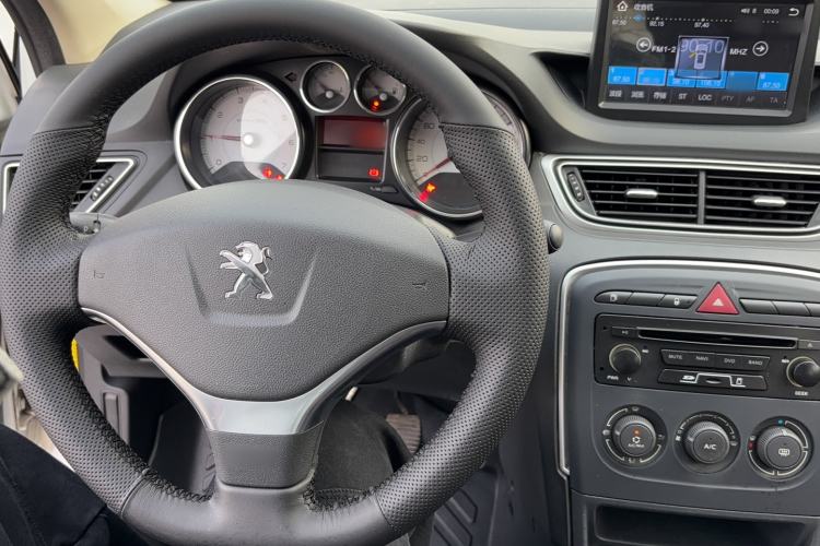 Used Peugeot 308 2014 Enjoy Edition Classic 1.6L Manual YouShang Model Steering Wheel