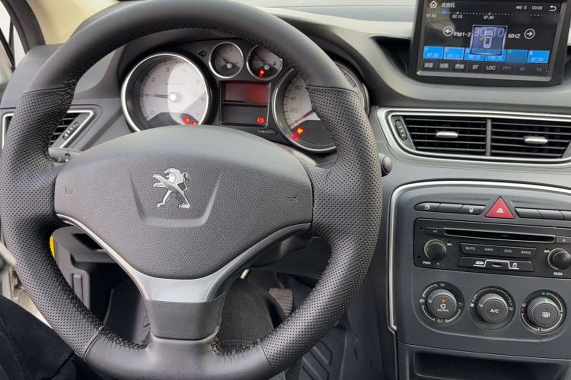 Used Peugeot 308 2014 Enjoy Edition Classic 1.6L Manual YouShang Model Steering Wheel