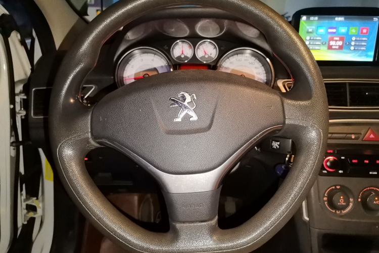 Used Peugeot 308 2014 Enjoy Edition Classic 1.6L Manual YouShang Model Steering Wheel