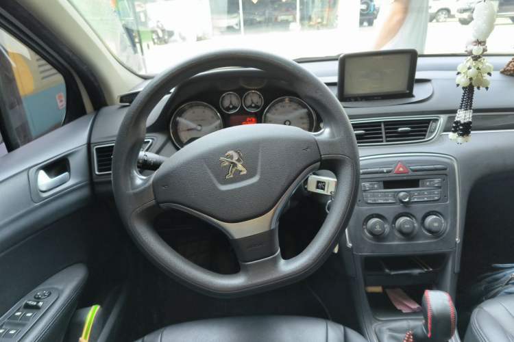 Used Peugeot 308 2014 Enjoy Edition Classic 1.6L Manual YouShang Model Steering Wheel