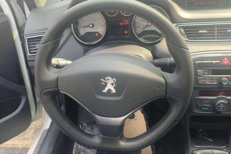 Used Peugeot 308 2014 Enjoy Edition Classic 1.6L Manual Fashion Model Steering Wheel