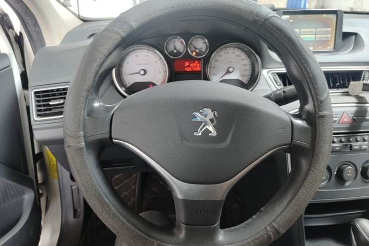 Used Peugeot 308 2014 Enjoy Edition Classic 1.6L Automatic Premium Model Steering Wheel