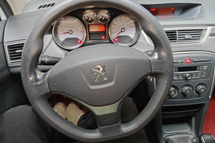Used Peugeot 308 2014 Enjoy Edition Classic 1.6L Manual YouShang Model Steering Wheel