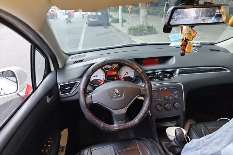 Used Peugeot 308 2014 Enjoy Edition Classic 1.6L Manual YouShang Model Steering Wheel