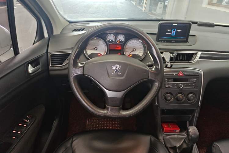 Used Peugeot 308 2014 Enjoy Edition Classic 1.6L Manual YouShang Model Steering Wheel