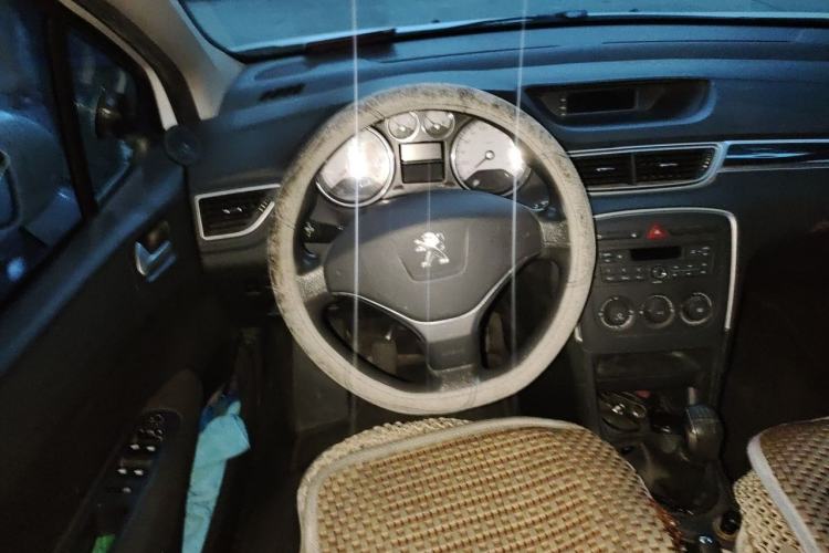 Used Peugeot 308 2014 Enjoy Edition Classic 1.6L Manual YouShang Model Steering Wheel