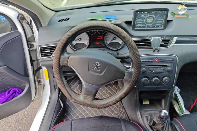 Used Peugeot 308 2014 Enjoy Edition Classic 1.6L Manual YouShang Model Steering Wheel