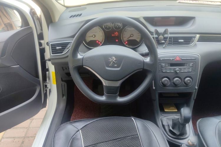 Used Peugeot 308 2014 Enjoy Edition Classic 1.6L Manual YouShang Model Steering Wheel