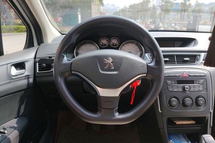 Used Peugeot 308 2014 Enjoy Edition Classic 1.6L Manual YouShang Model Steering Wheel